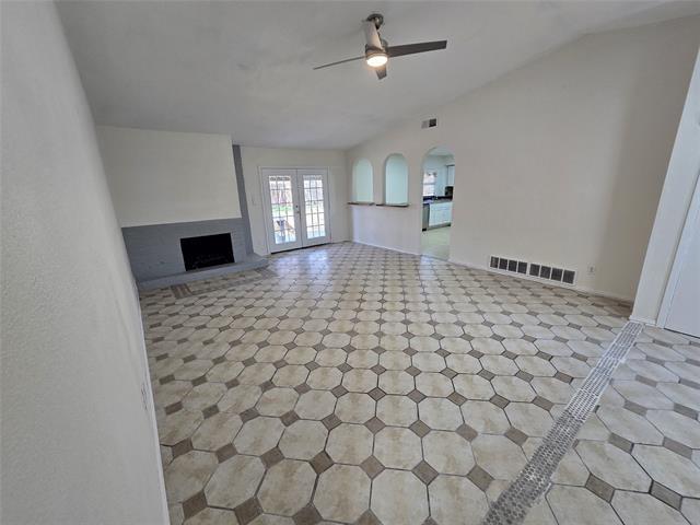 Foto del edificio - 3304 Crestforest Cir