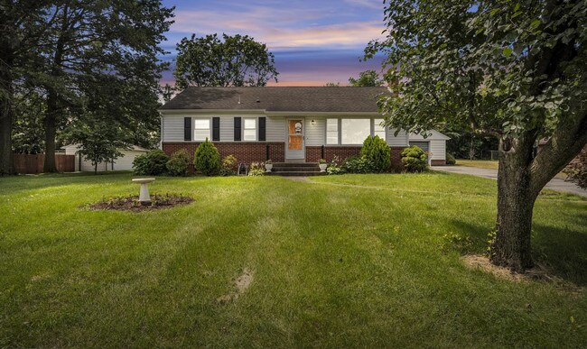 Foto del edificio - Updated 3-bedroom, 1-bath ranch home locat...