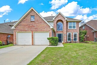 Building Photo - 2421 Old Hickory Ln