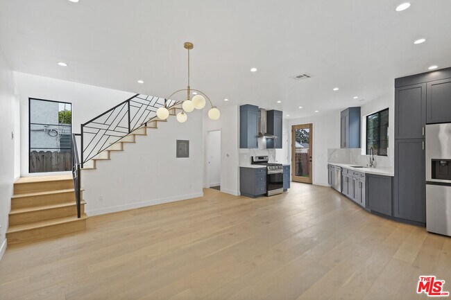 Building Photo - 3306 Casitas Ave