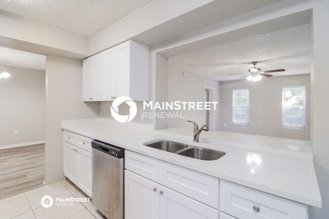Foto del edificio - 3 Bedroom Pet-Friendly Home in SANFORD, FL with Main Street Renewal