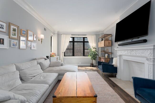 Sala de estar - 444 W Belmont Ave