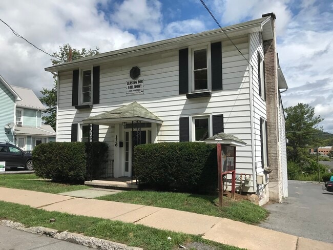 Building Photo - 136 N Fairview St