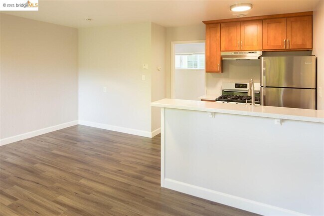 Building Photo - 475 Alcatraz Ave