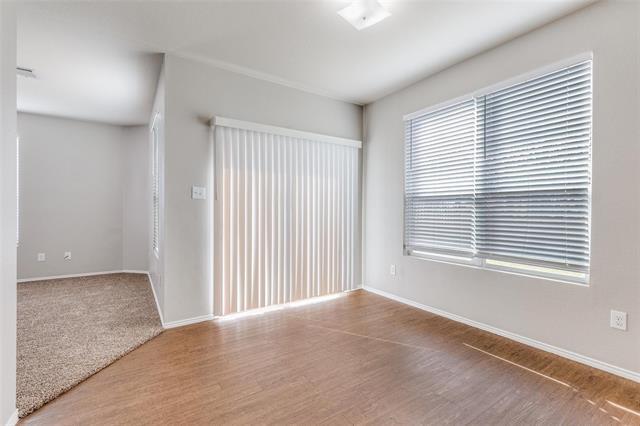 Foto del edificio - 8453 Shallow Creek Dr