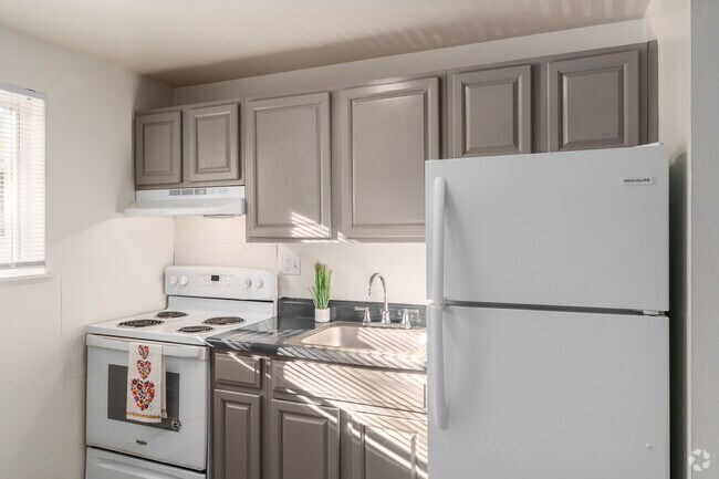 1 habitación, 1 baño - 750 pies cuadrados - Cocina - Landon Court Apartments