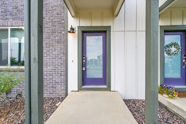 Foto del edificio - $3,195, 3 bed, 3.1 bath, located in Broomf...