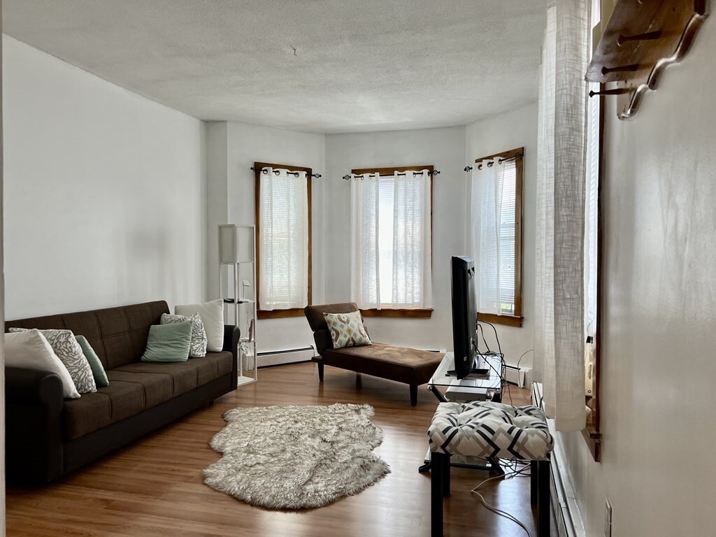 Primary Photo - 48 Lopez St