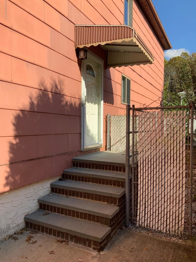 21 Rae Ave, Staten Island, NY 10312 Room for Rent in Staten Island