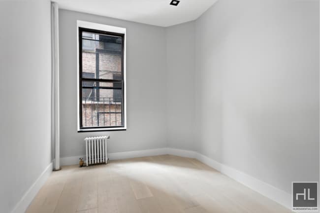 Foto del edificio - E 18TH ST.