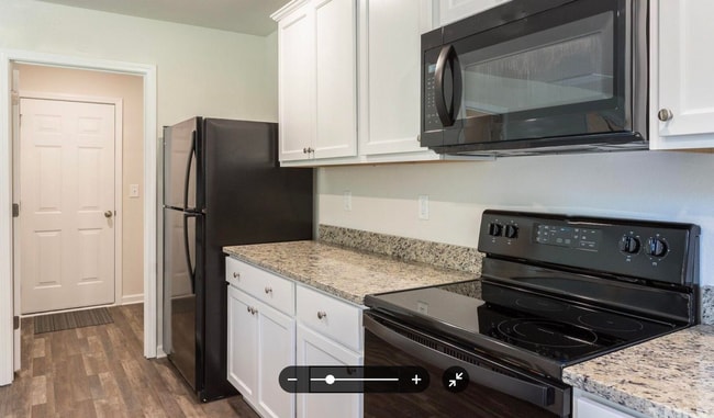 Building Photo - Room in Single Family Home on Turning Lake Drive