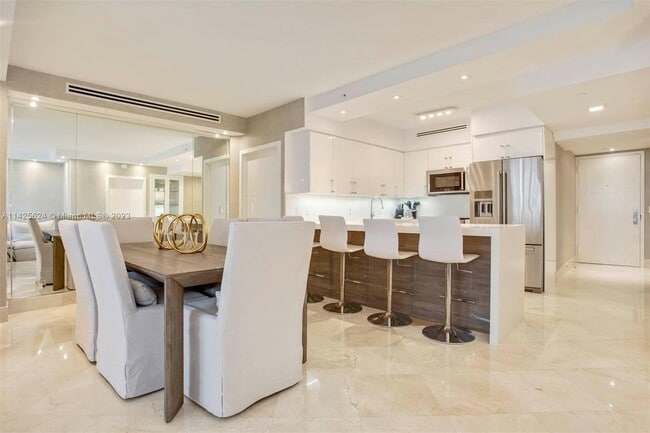Building Photo - 4775 Collins Ave
