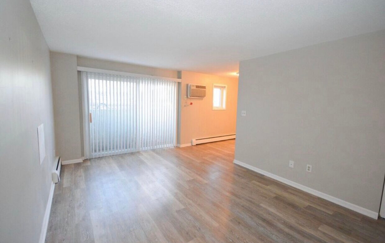 Living Room/Balcony - 504 14th St SE