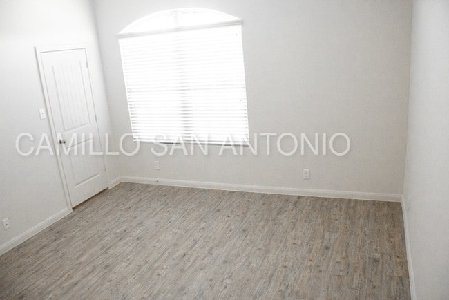 Foto del edificio - 8607 Tesoro Hills