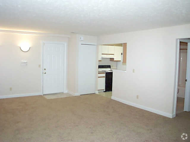 Living Room - Bridgewater Park Apartments