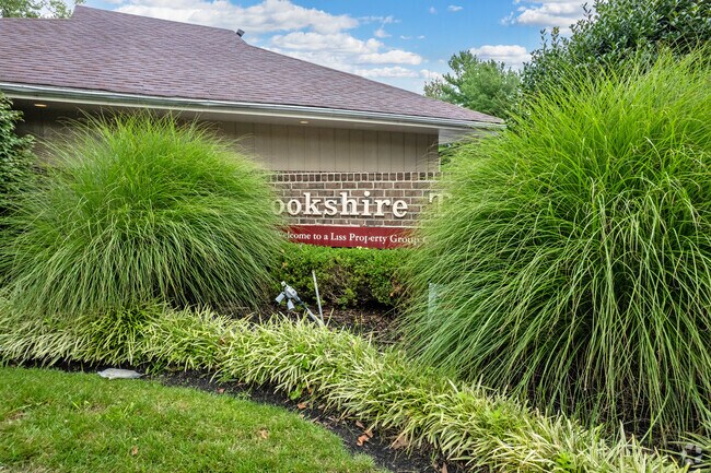 Letrero del complejo - Brookshire Trace Townhomes