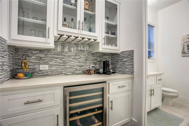 Building Photo - 3022 Clamath Dr