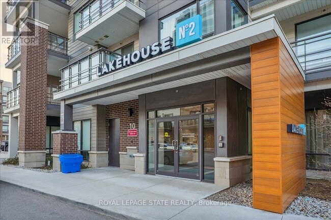 Building Photo - 10-410 Esplanade Ln