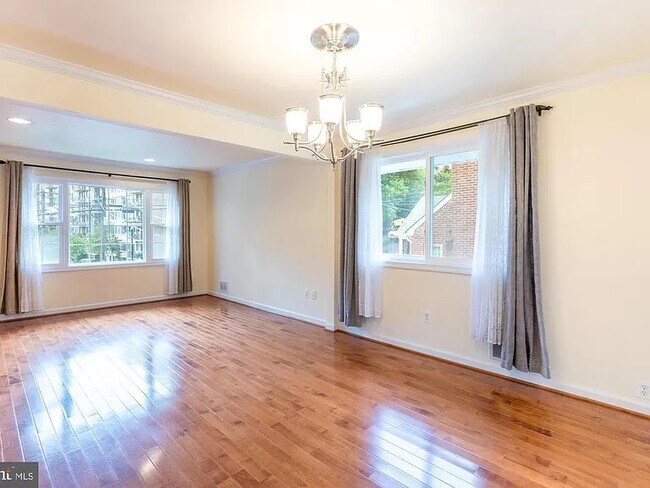 Foto del edificio - 2146 N Thomas St