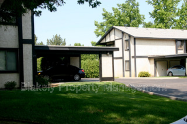 Building Photo - 7095 W Colehaven Ln