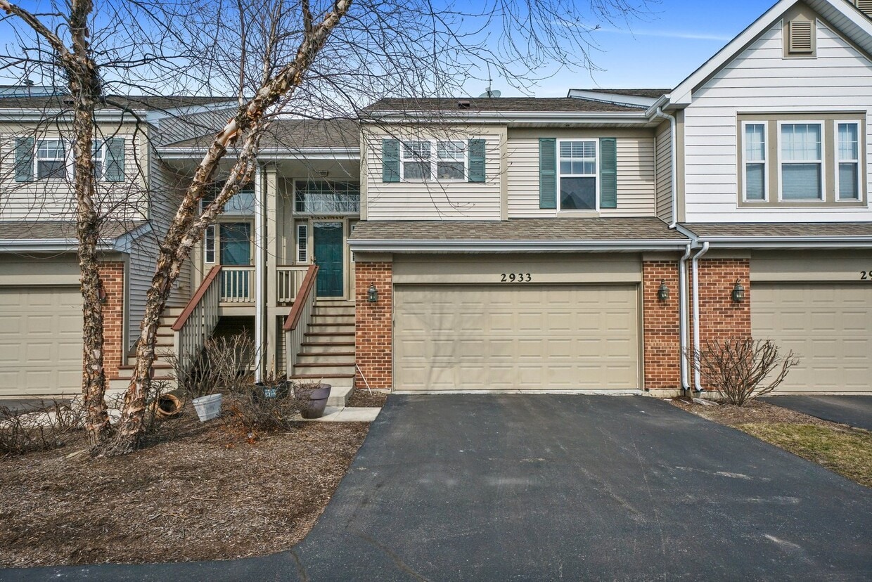 Primary Photo - 2933 Saganashkee Ln