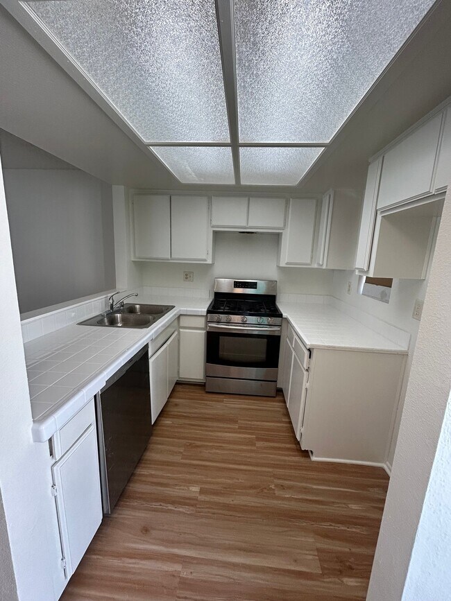 Foto del edificio - 400 N Kenwood St