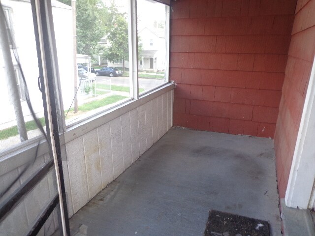 Fotografía del edificio - 80 McMillen Ave