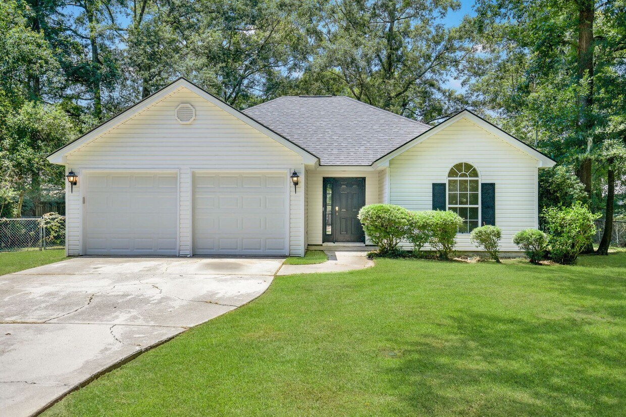 Foto principal - Spacious 3 Bedroom home