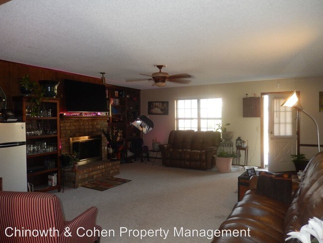 Foto del edificio - 3 br, 2 bath House - 8121 E 75th St