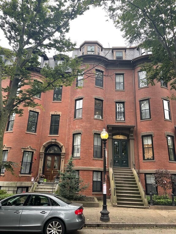 Building Photo - 62 W Rutland Square