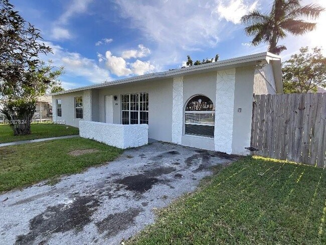 Foto del edificio - 14202 SW 110th Ave