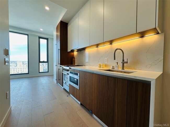 Foto del edificio - 35-32 Leavitt St