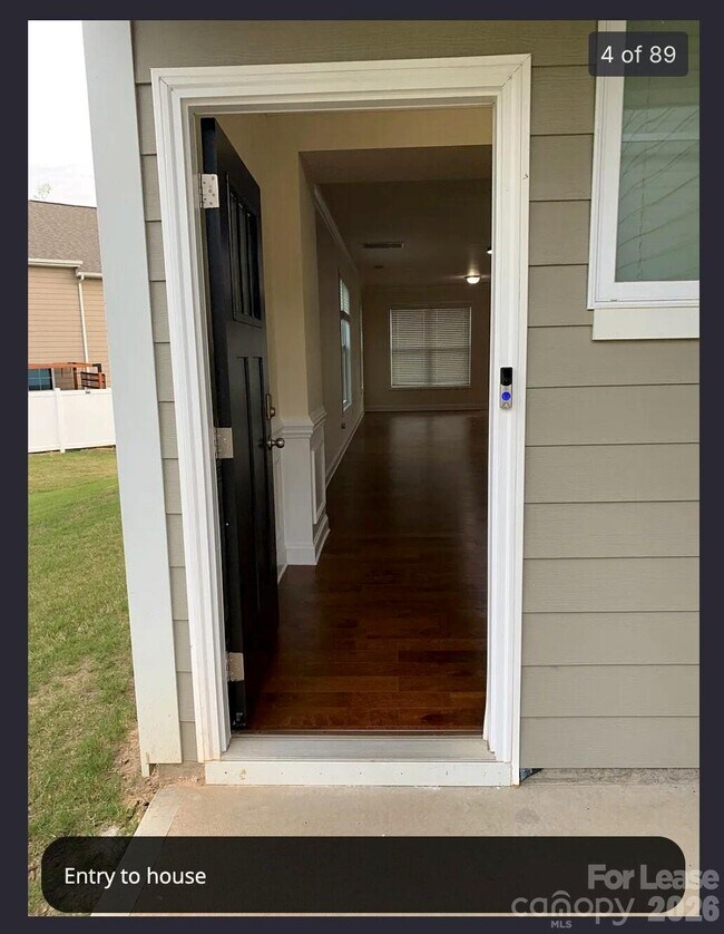 Foto del edificio - 1464 Bramblewood Dr