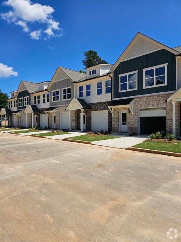 Newly Constructed Apartments for rent in Forest Park GA 16 Rentals