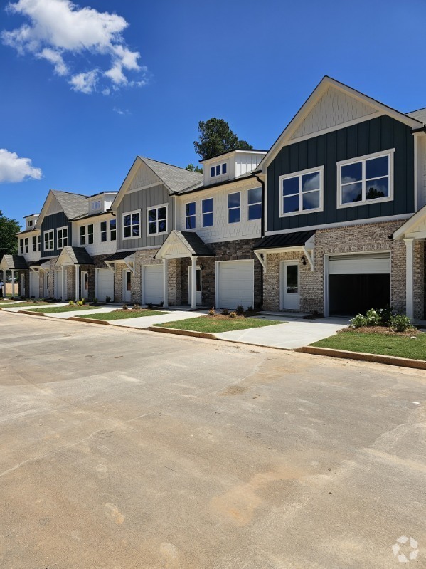 Building Photo - Towne Manor