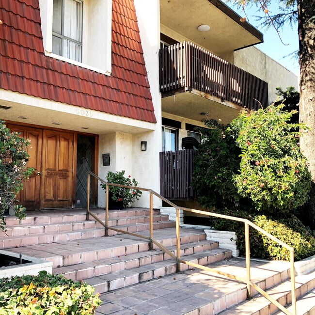Foto del edificio - 5035 Coldwater Canyon Ave