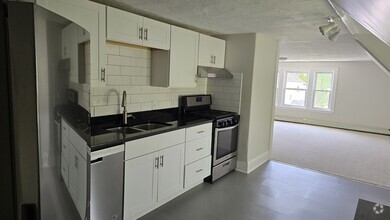 Building Photo - 33 Ashfield St