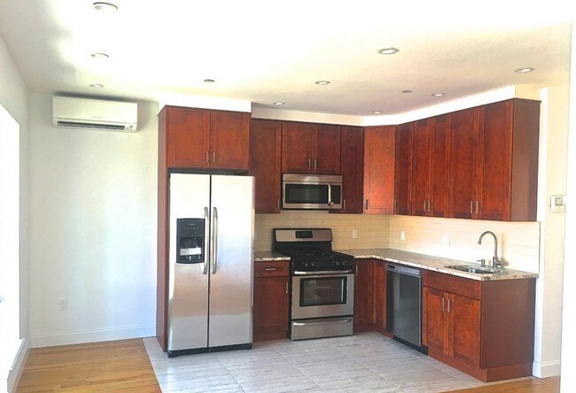 Foto del edificio - 2611 213th St