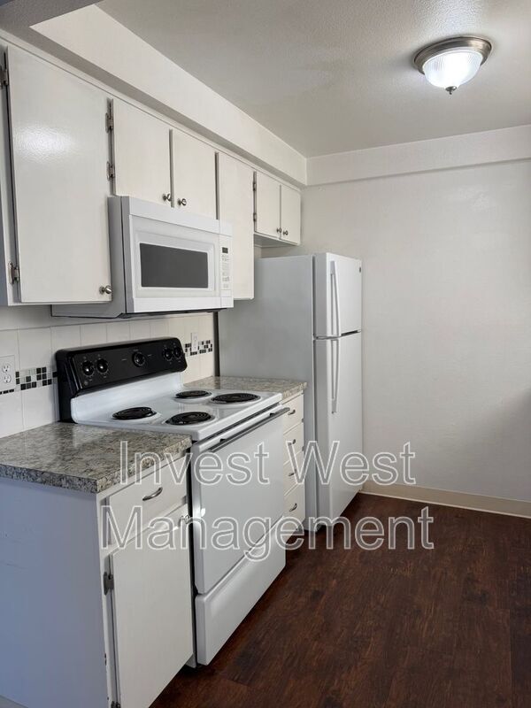 Building Photo - 2815 E 19th St