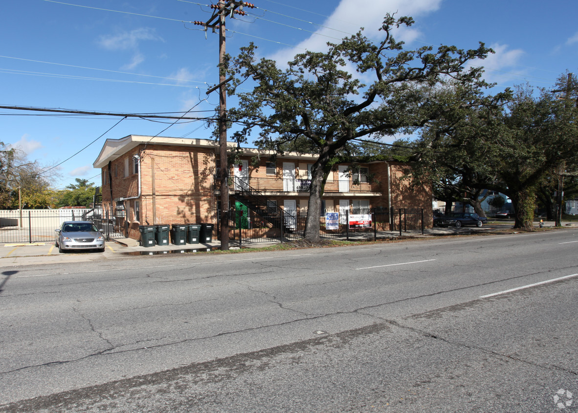 Foto principal - 3401 S Claiborne Avenue
