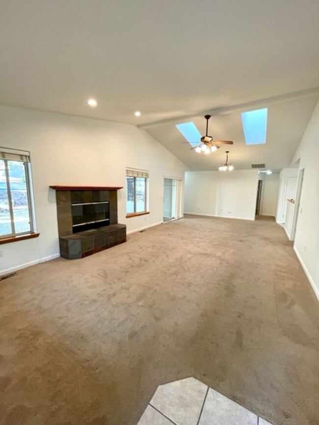 Foto del edificio - Fawn Run Duplex - 00000-FAWN-00