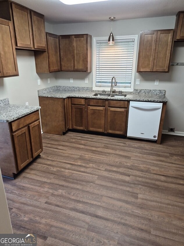 Building Photo - 609 Briarcliff Rd