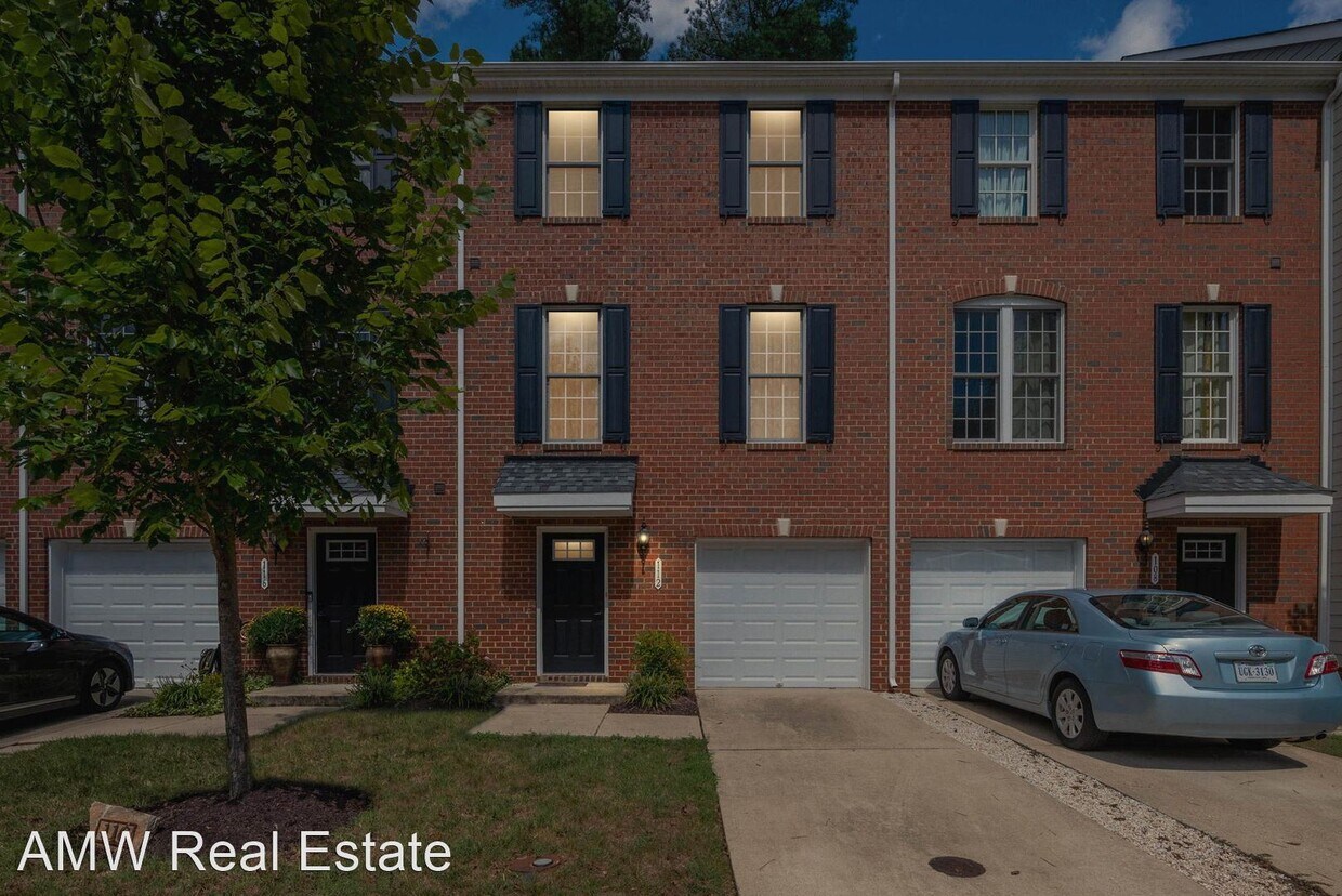 3 br, 2.5 bath House 112 Parkway Court House Rental in Williamsburg