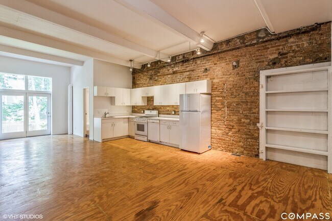 Foto del edificio - 600 W 18TH St