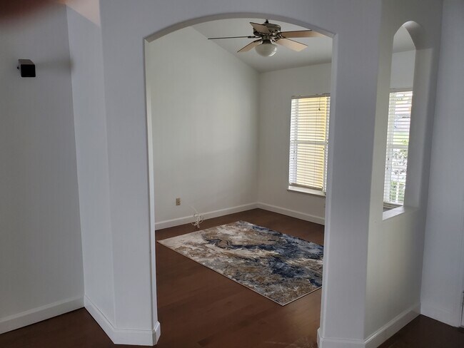 Building Photo - 2509 SE Lyman Cir