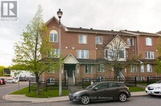 Building Photo - 330 Cresthaven Dr