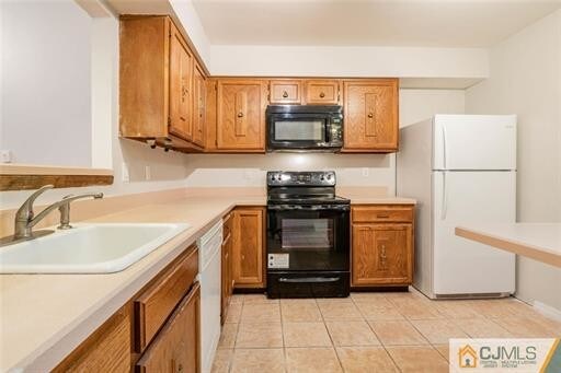 Foto del edificio - 33 Rutledge Ct