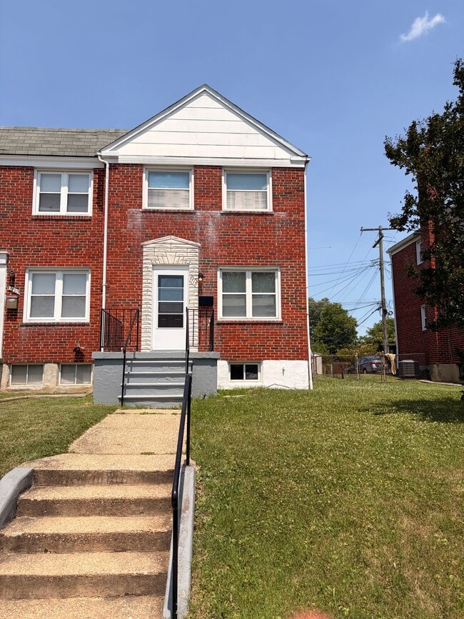 Building Photo - 7713 Hillsway Ave