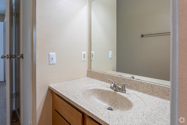 1BR, 1BA - 531 SF - EPERNAY APARTMENTS