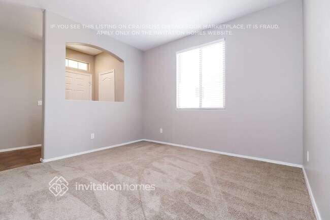 Foto del edificio - 17347 W Jackson St